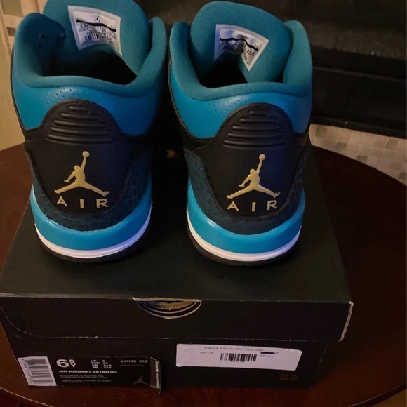 Jordan 4 - Picture 2 of 10